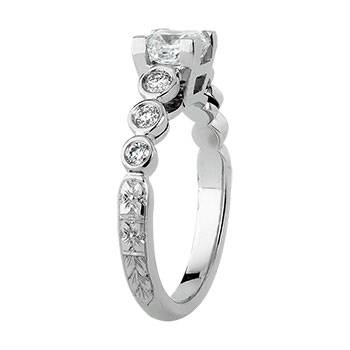 MOULIN ENGAGEMENT RING